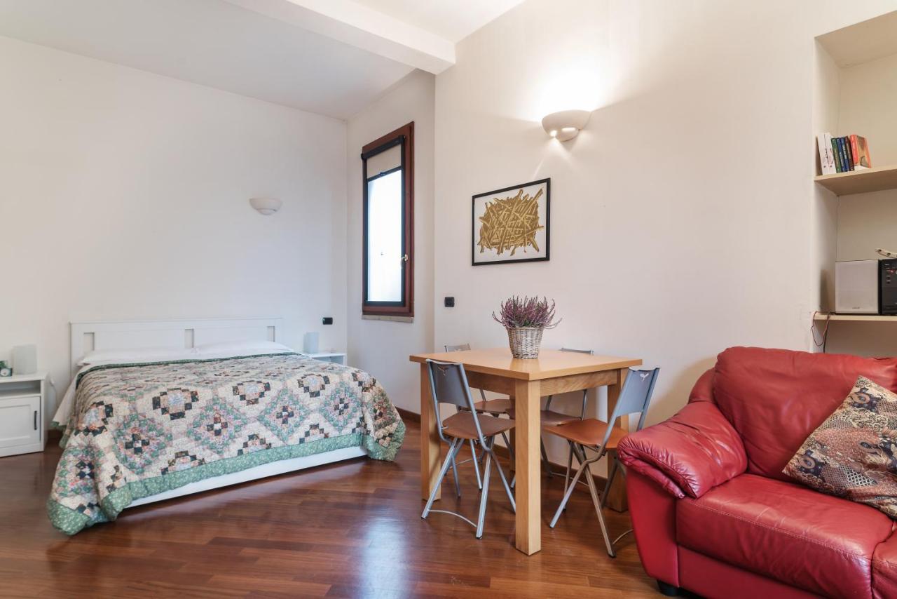 Bologna Central Studio Екстериор снимка