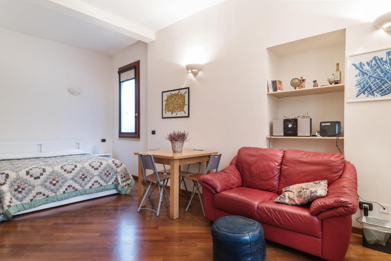 Bologna Central Studio Екстериор снимка