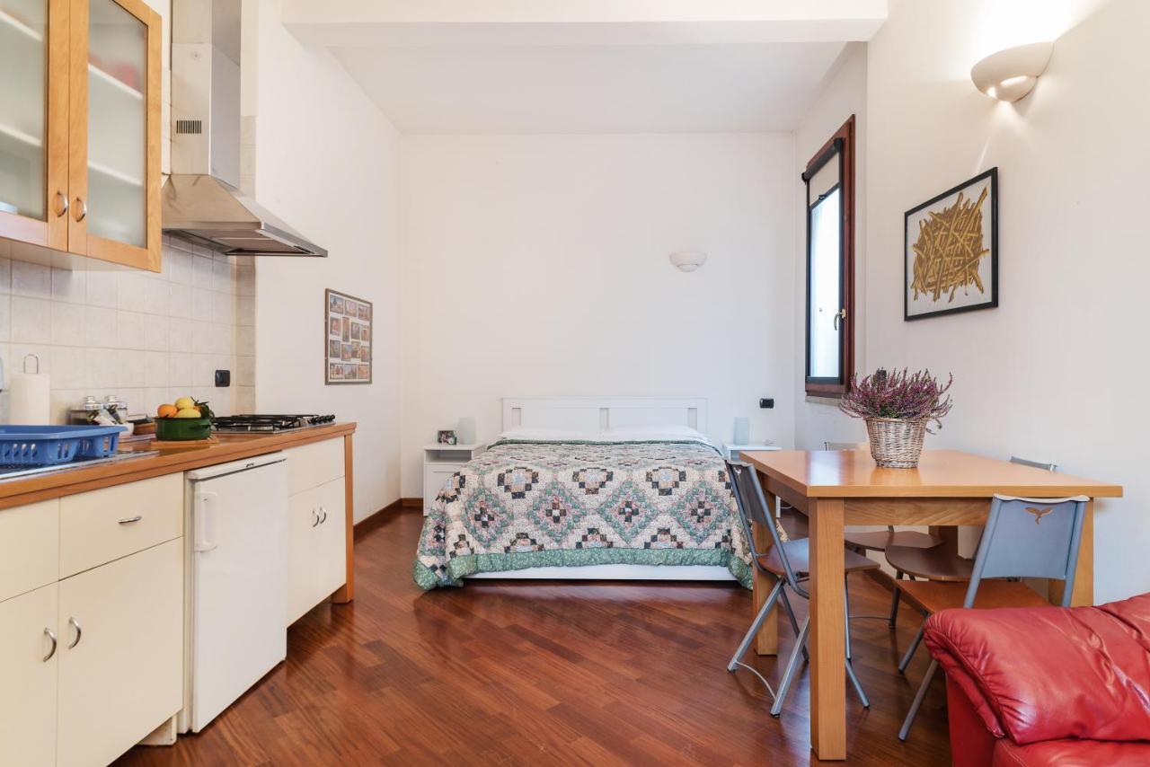 Bologna Central Studio Екстериор снимка
